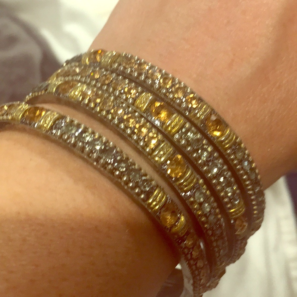 Set of 4 bangle bracelets
